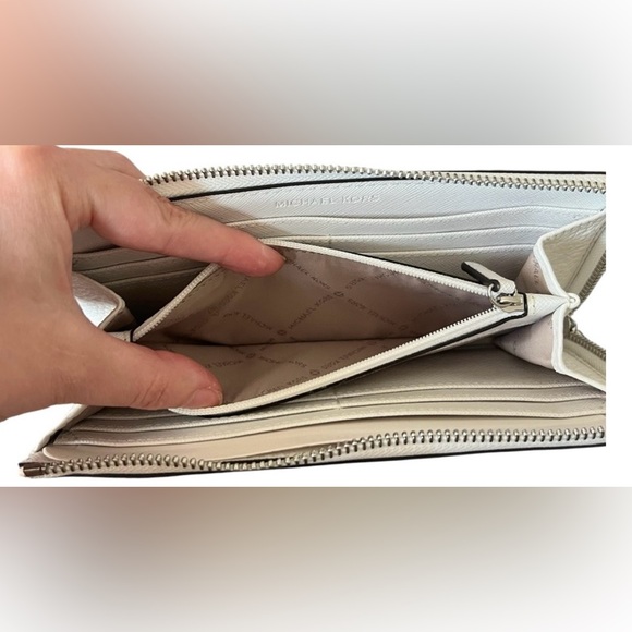 MICHAEL KORS Quarter Zip Wallet NEVER USED!! - Picture 6 of 10